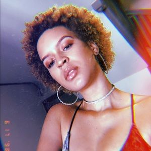 Meet your Posher, Marcia